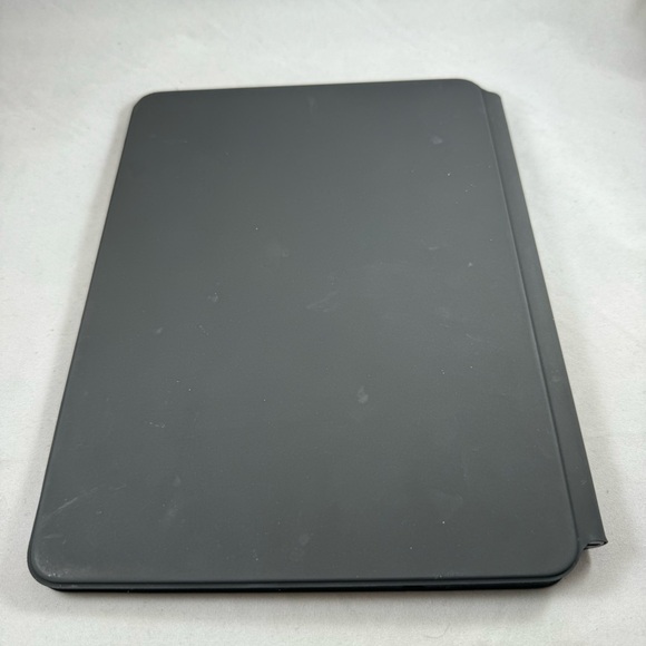 Apple Magic Keyboard for 11" iPad Pro - Black (MXQT2LLA) - Picture 3 of 7